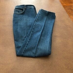 Gloria Vanderbilt Amanda Size 10 jeans.